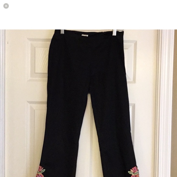 Cache Pants - Cache Vintage Black Cropped Pants w/ Beautiful Embroidery